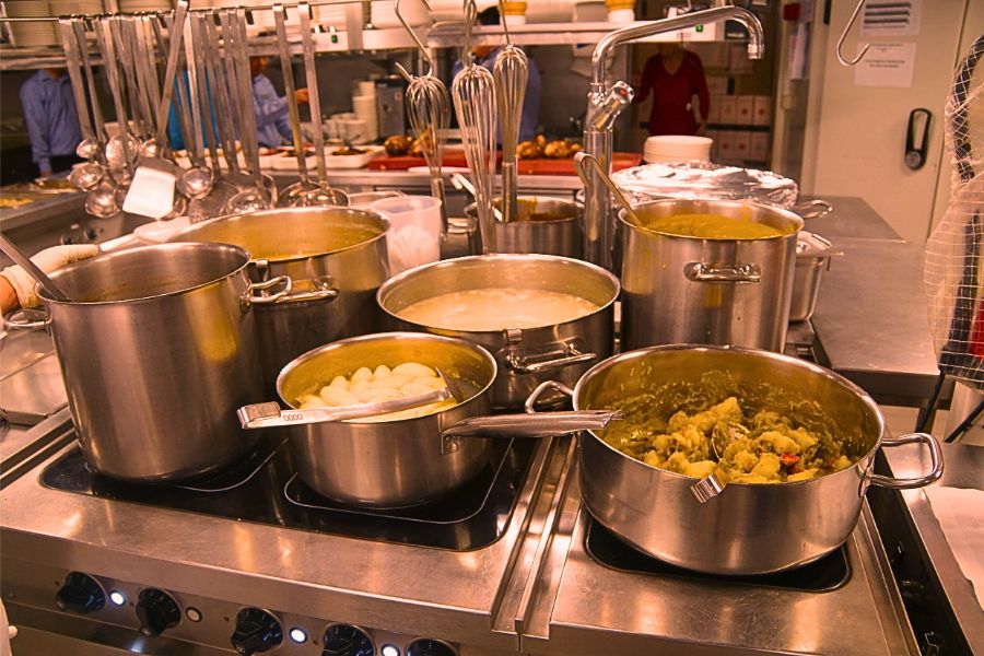 Commercial Kitchen in Resorts and Cruise Ships
