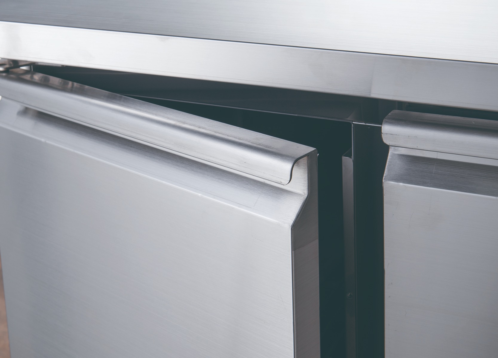 FED-X XGNS1300B Compact Workbench Fridge